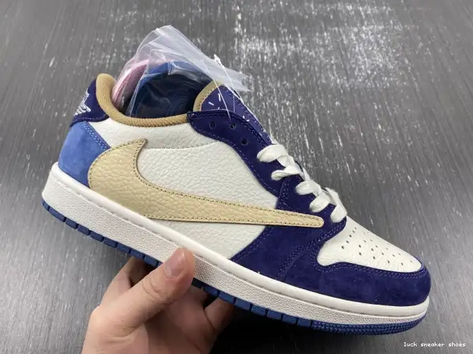 Rep LUCY TRAVIS 1 X JORDAN SCOTT CUSTOM AIR DM7866-808 0524